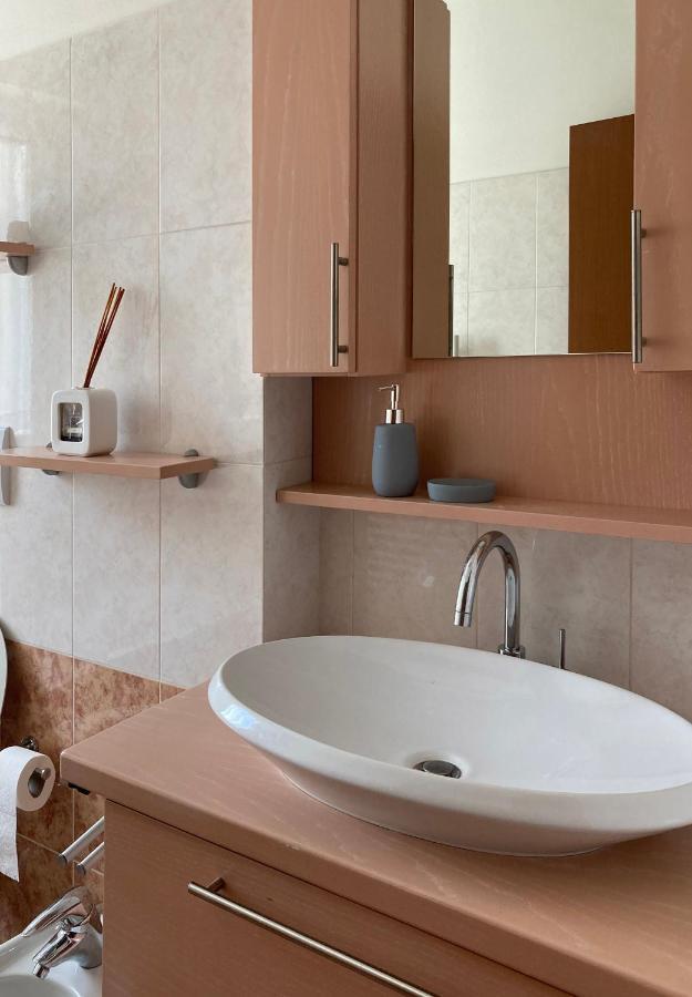 Large well-equipped appartement near Como lake Lecco Exterior foto
